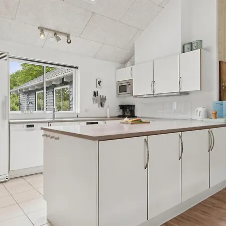 Hébergement de vacances Lovely In Glesborg With Indoor Swimming Pool *