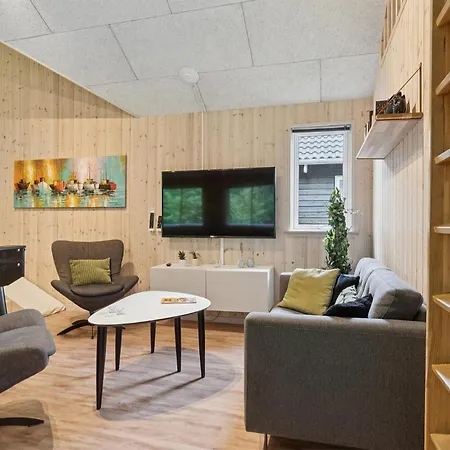 Hébergement de vacances Lovely In Glesborg With Indoor Swimming Pool *